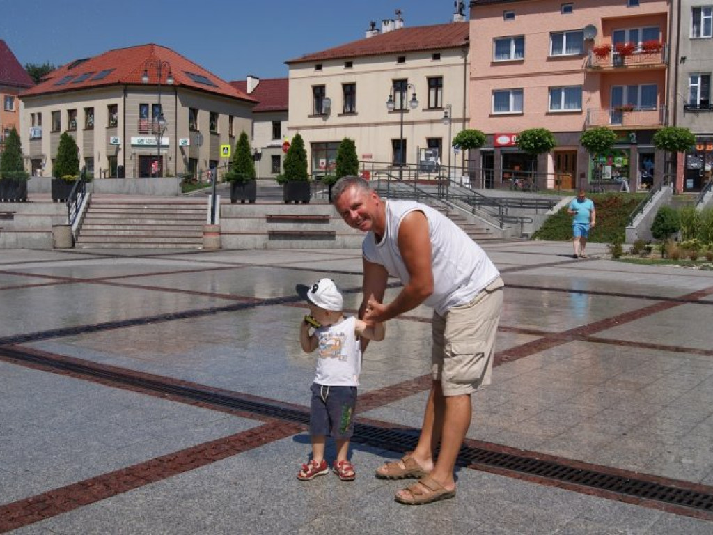 TRZEBINIA. Kurtyny wodne ukojeniem w upały