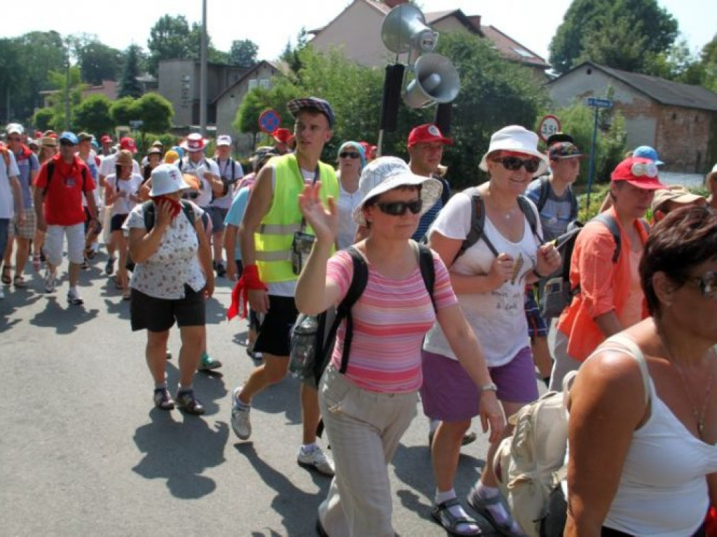 CHRZANÓW. Upał pielgrzymom niestraszny (zdjęcia)