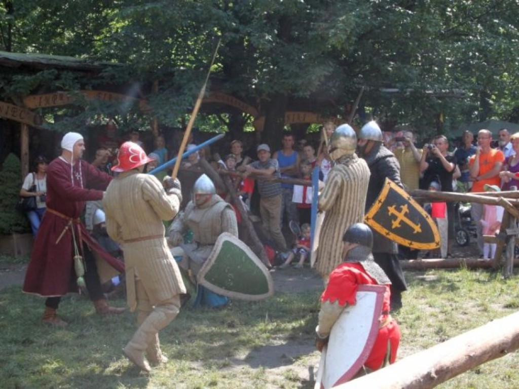 Turniej rycerski na zamku Lipowiec 10-11.08.2013 r.