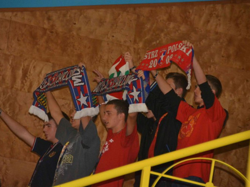 FUTSAL. Był doping, są trzy punkty