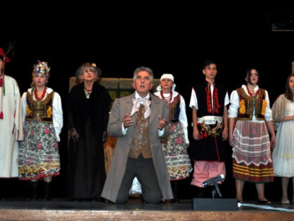 CHRZANÓW. Pokazali „Wesele”