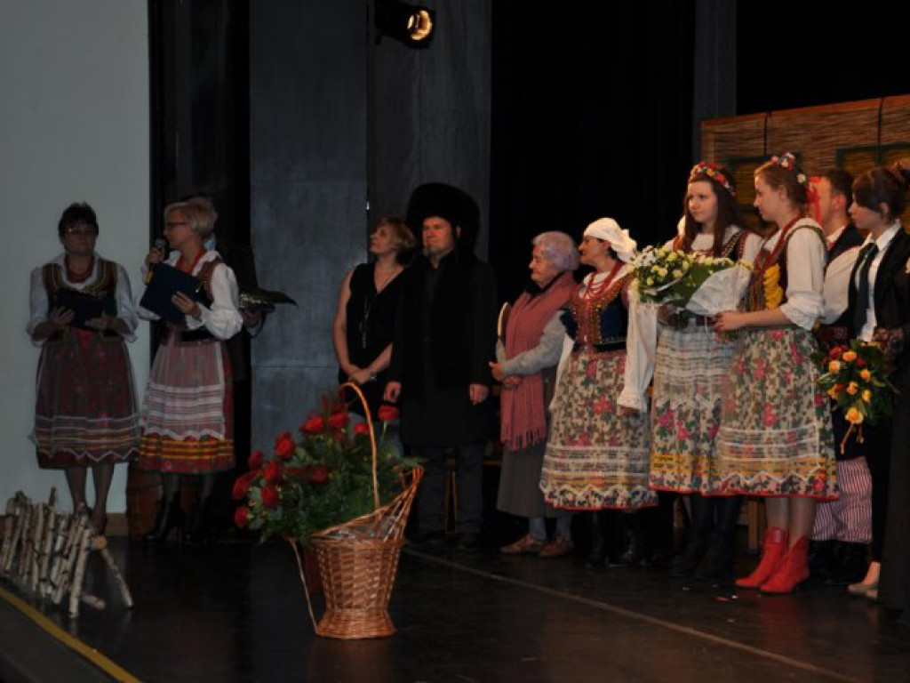 CHRZANÓW. Pokazali „Wesele”