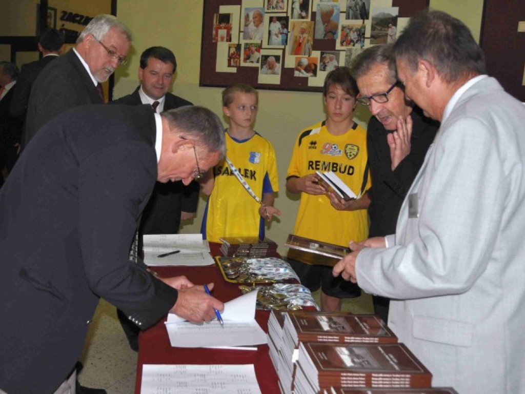 Uroczystości 90-lecia piłkarstwa w Trzebini - 10.11.2013 r.