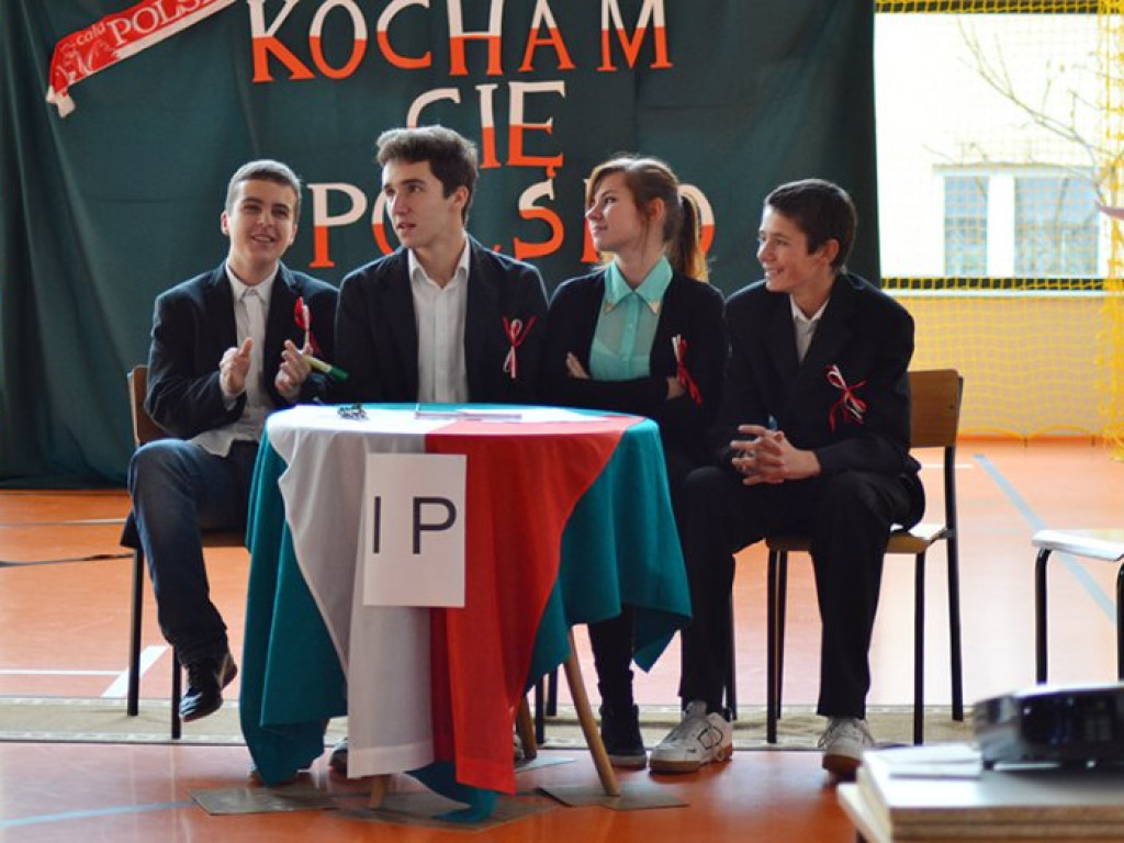 „Przybyli ułani pod okienko…”