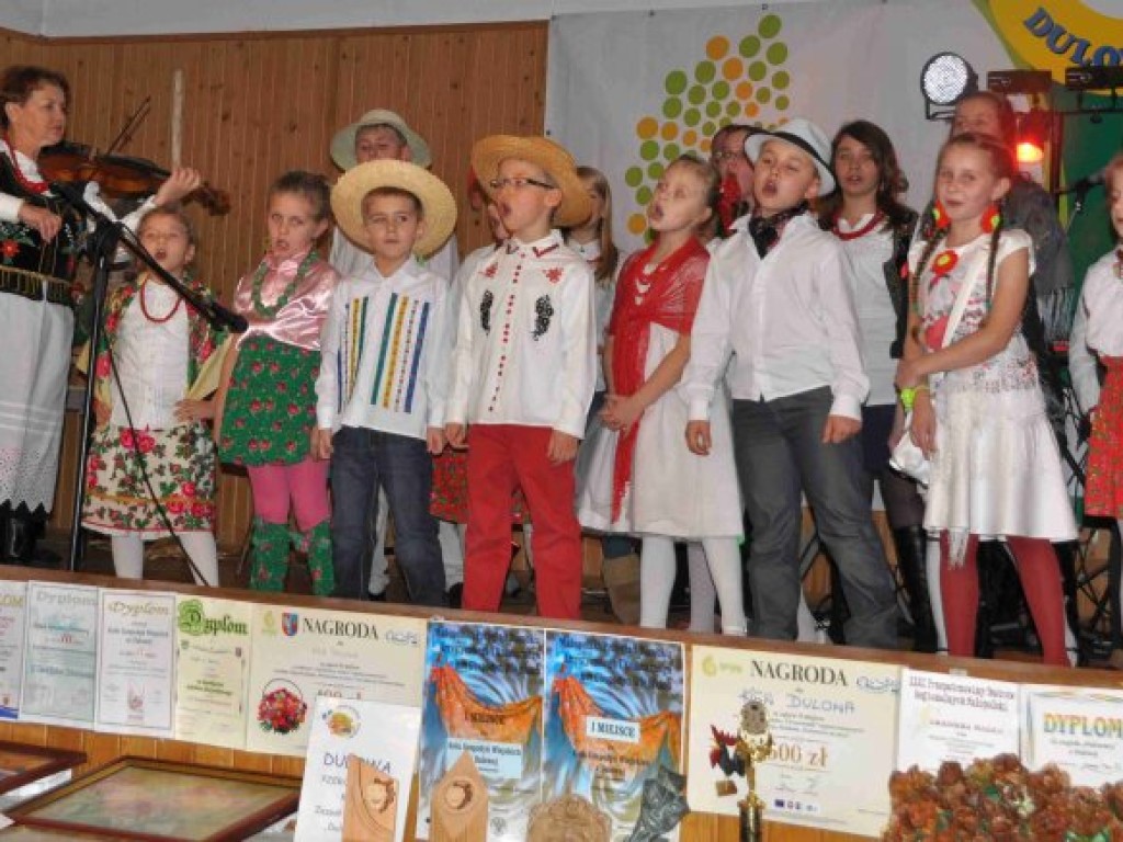 Jubileusz 75-lecia KGW w Dulowej, 10-lecia zespołu folklorystycznego Dulowiacy i 30-lecia pracy twórczej Haliny Dudy - 16.11.2013 r.