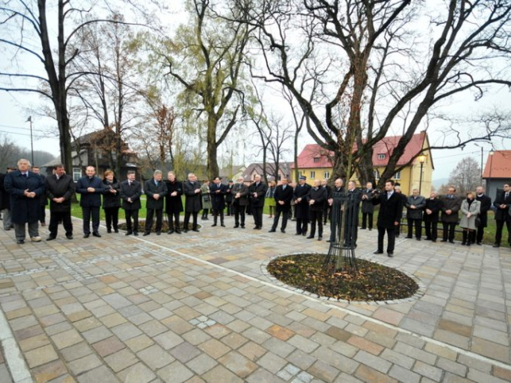 ALWERNIA. Rynek gotowy. Marszałek mówi o operacji na sercu