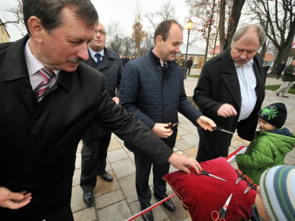 ALWERNIA. Rynek gotowy. Marszałek mówi o operacji na sercu