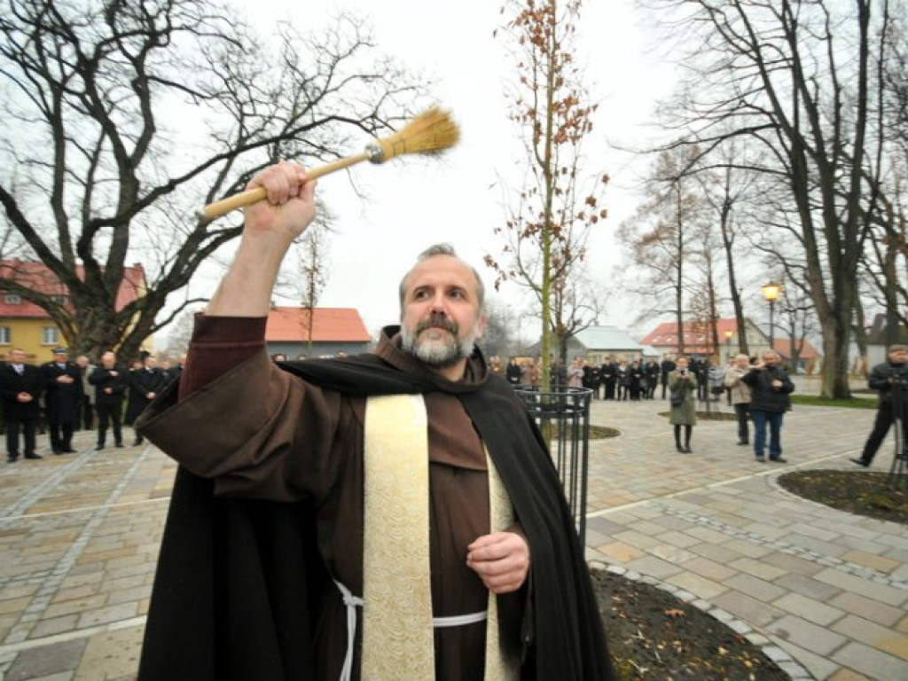 ALWERNIA. Rynek gotowy. Marszałek mówi o operacji na sercu