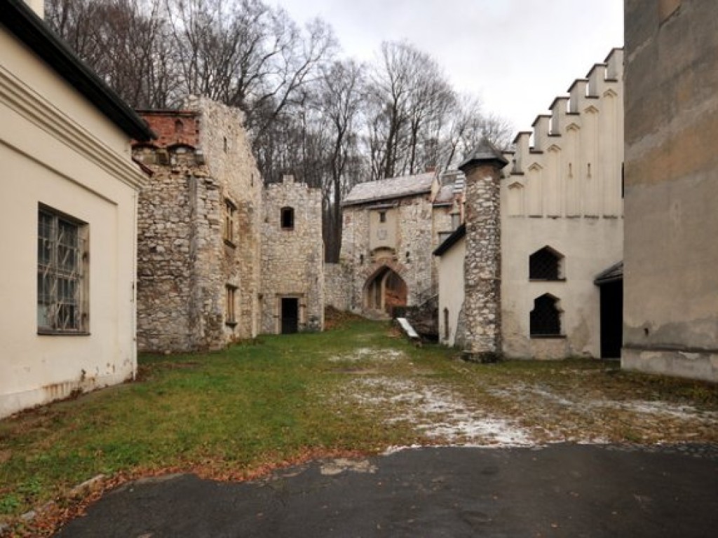 Pałac w Młoszowej widziany inaczej - grudzień 2013 r.