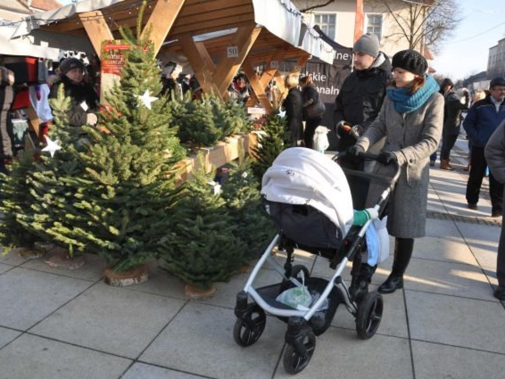 KRZESZOWICE. Żywa szopka na Jarmarku Tradycji i Rękodzieła