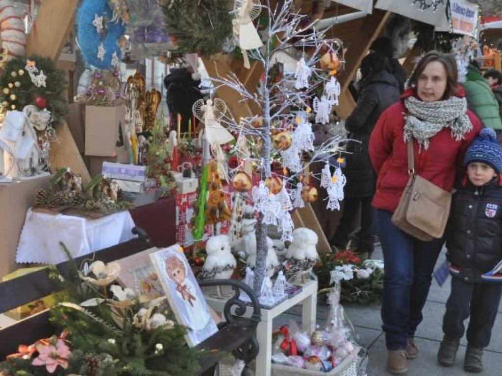 KRZESZOWICE. Żywa szopka na Jarmarku Tradycji i Rękodzieła