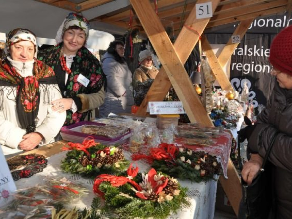 KRZESZOWICE. Żywa szopka na Jarmarku Tradycji i Rękodzieła