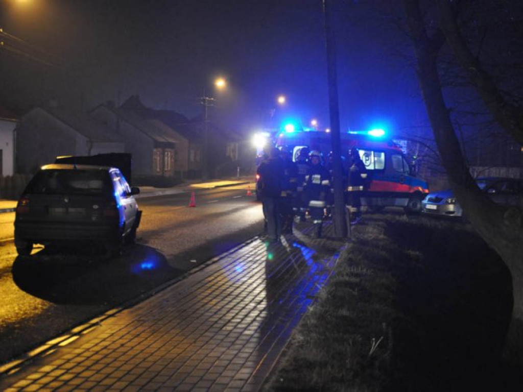 MŁOSZOWA. Po zderzeniu aut są poszkodowani (ZDJĘCIA)