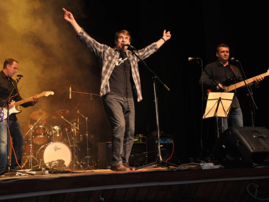 CHRZANÓW. Trzy pokolenia na scenie. Prezydent Jaworzna zagrał na gitarze (ZDJĘCIA)