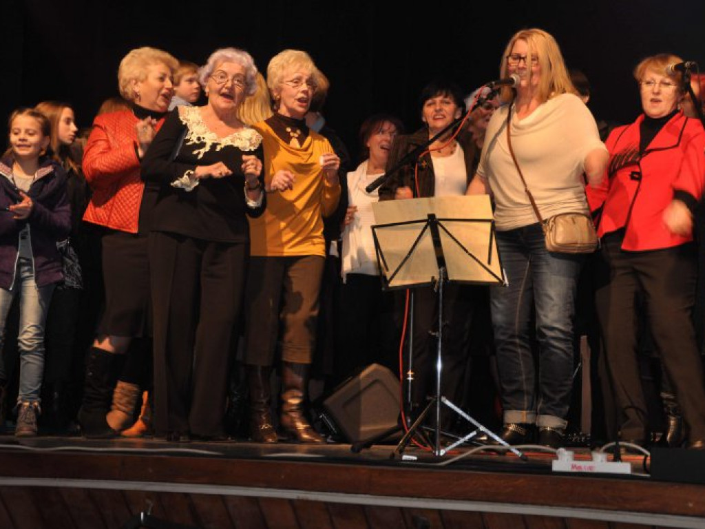 CHRZANÓW. Trzy pokolenia na scenie. Prezydent Jaworzna zagrał na gitarze (ZDJĘCIA)