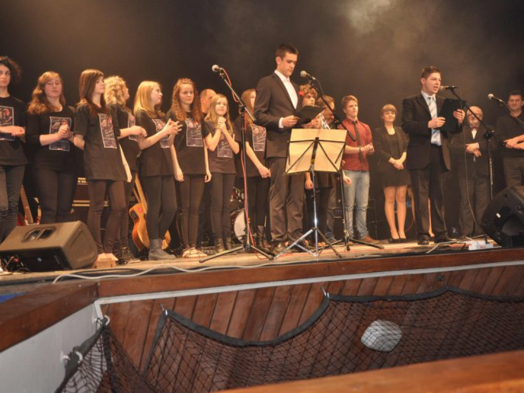 CHRZANÓW. Trzy pokolenia na scenie. Prezydent Jaworzna zagrał na gitarze (ZDJĘCIA)