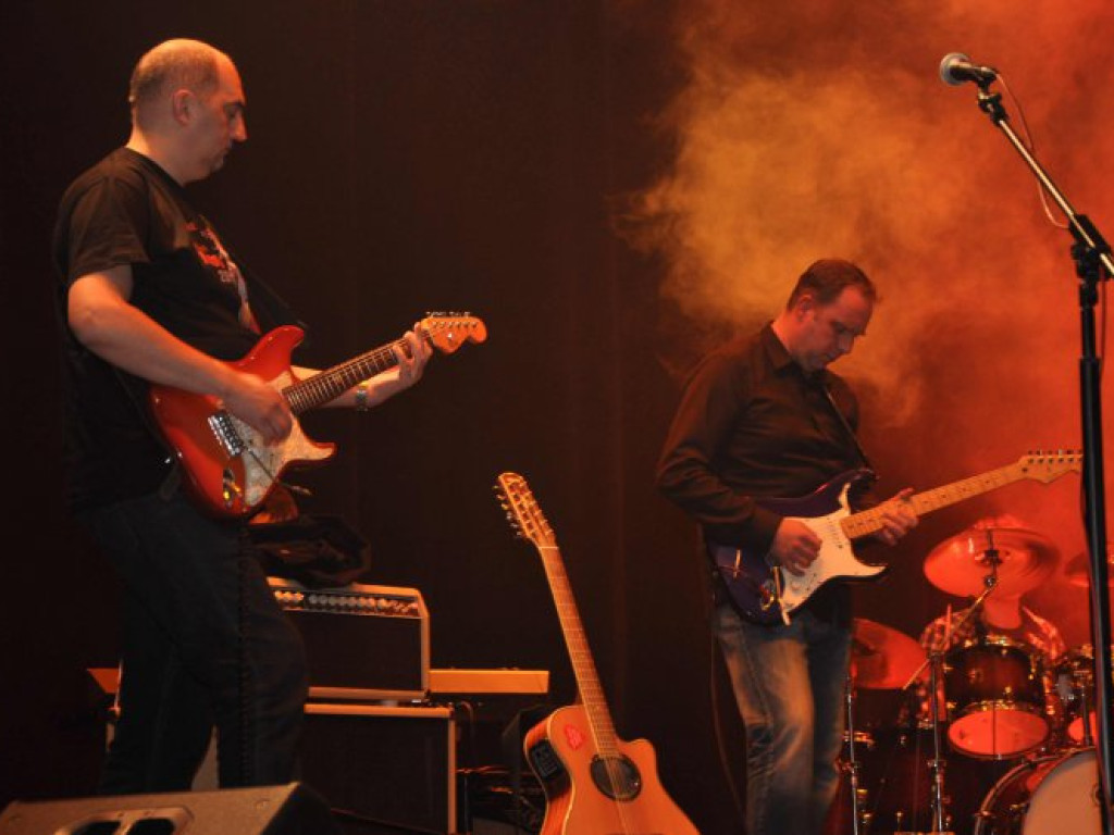 CHRZANÓW. Trzy pokolenia na scenie. Prezydent Jaworzna zagrał na gitarze (ZDJĘCIA)