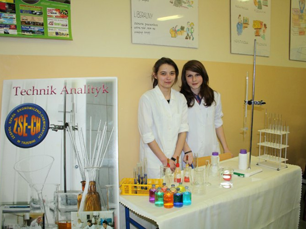 Chrzanowskim targiem... ZSECH na targach edukacyjnych