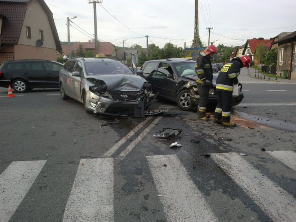 KWACZAŁA. Zderzyły się trzy samochody. Jedna osoba w szpitalu (ZDJĘCIA)