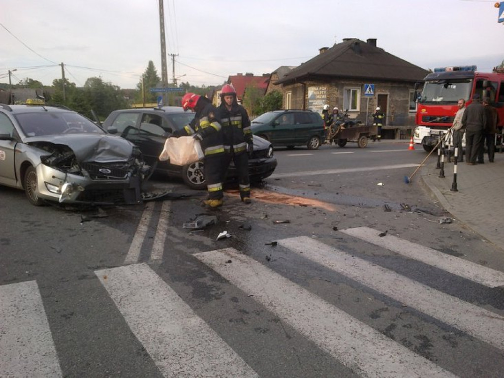 KWACZAŁA. Zderzyły się trzy samochody. Jedna osoba w szpitalu (ZDJĘCIA)