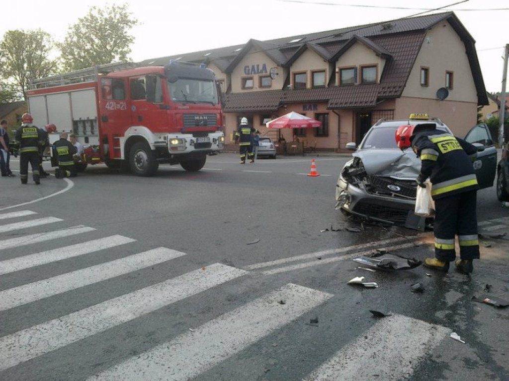 KWACZAŁA. Zderzyły się trzy samochody. Jedna osoba w szpitalu (ZDJĘCIA)