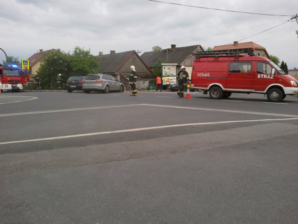 KWACZAŁA. Zderzyły się trzy samochody. Jedna osoba w szpitalu (ZDJĘCIA)