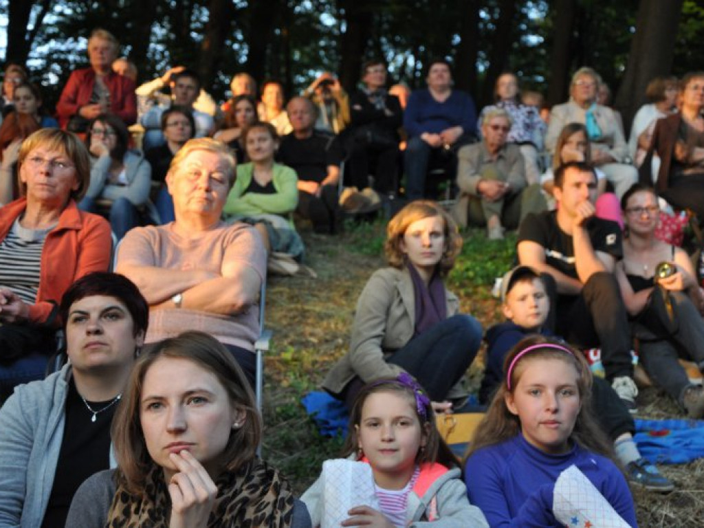 MŁOSZOWA. Widowisko w plenerze nie znudziło się mieszkańcom (ZDJĘCIA)