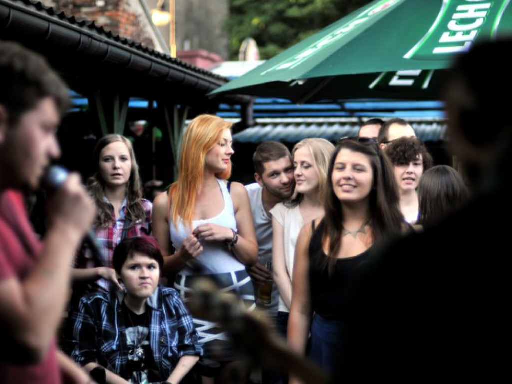 CHRZANÓW. Polała się krew podczas koncertu BAO i Blekaut (ZDJĘCIA)