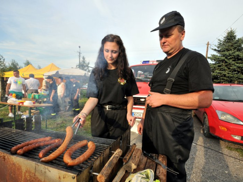 JANKOWICE. Pierwszy taniec zatańczył ksiądz z sołtyską (ZDJĘCIA)