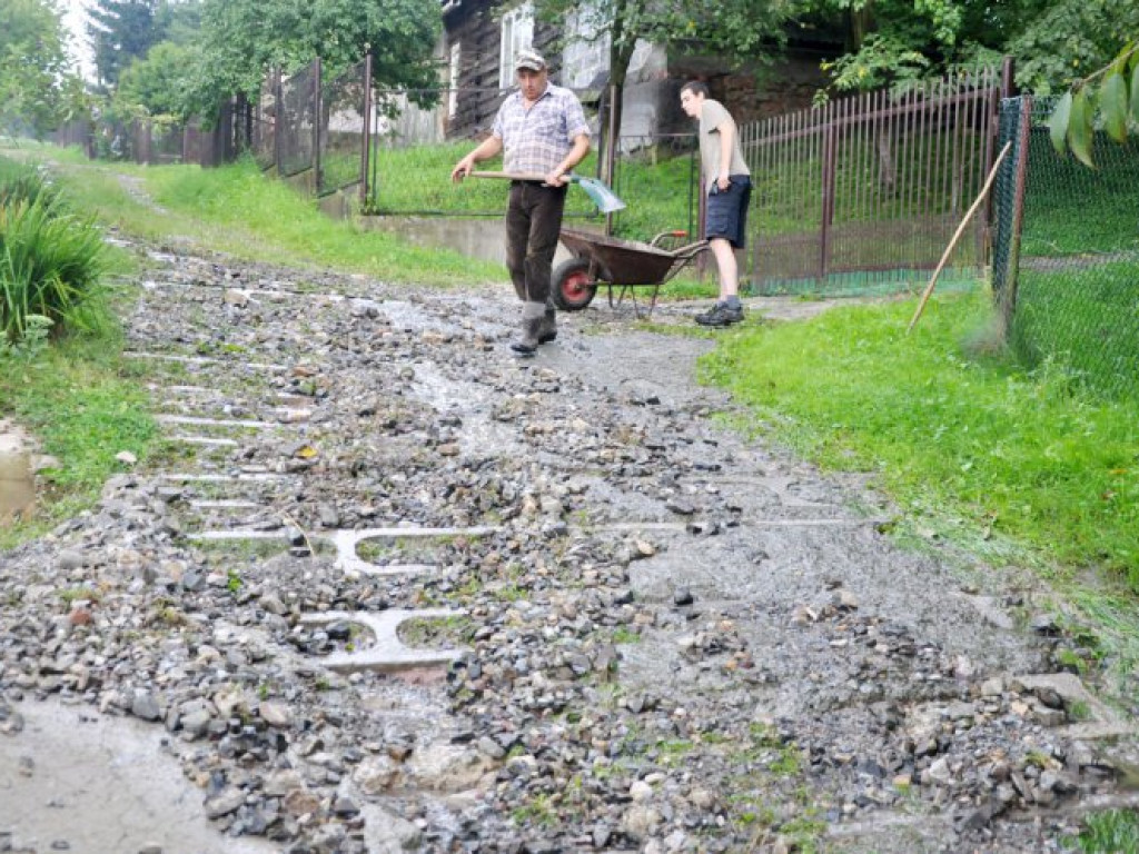 KRZESZOWICE. Mieszkańcy będą długo odczuwać skutki nawałnicy (ZDJĘCIA)
