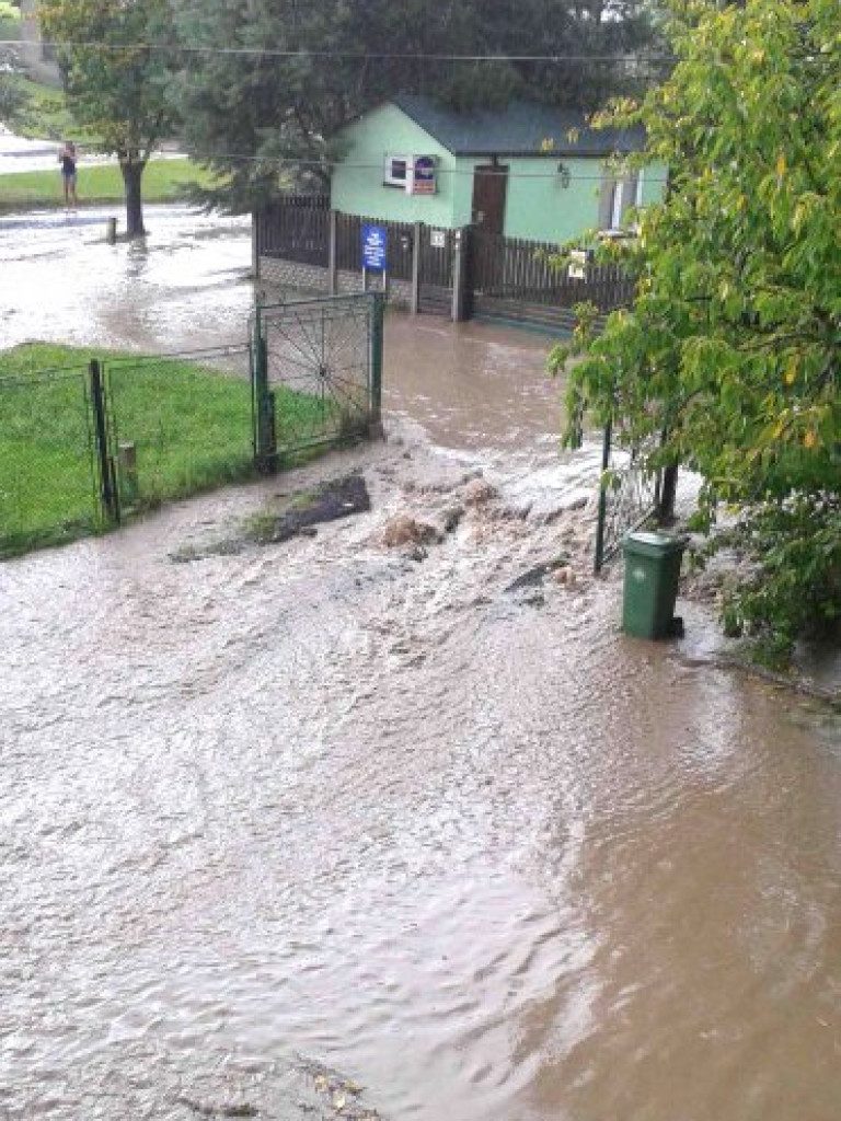KRZESZOWICE. Mieszkańcy będą długo odczuwać skutki nawałnicy (ZDJĘCIA)