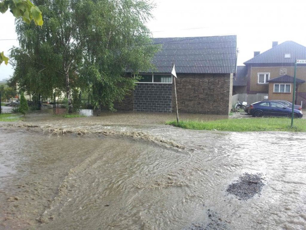 KRZESZOWICE. Mieszkańcy będą długo odczuwać skutki nawałnicy (ZDJĘCIA)