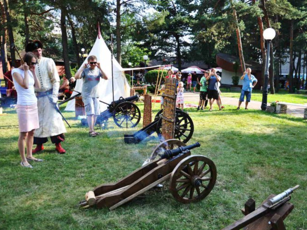 TRZEBINIA. Szlachta opanowała Kozibród (ZDJĘCIA)