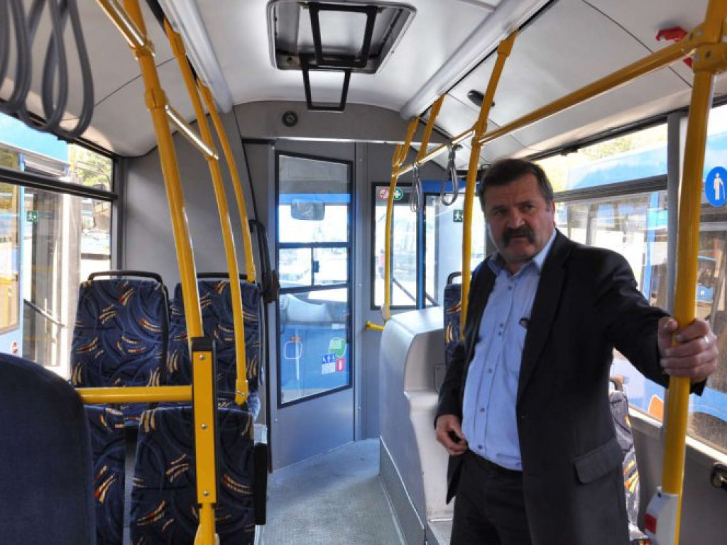 KOMUNIKACJA. Podróżni pojadą białoruskimi MAZ-ami (ZDJĘCIA)