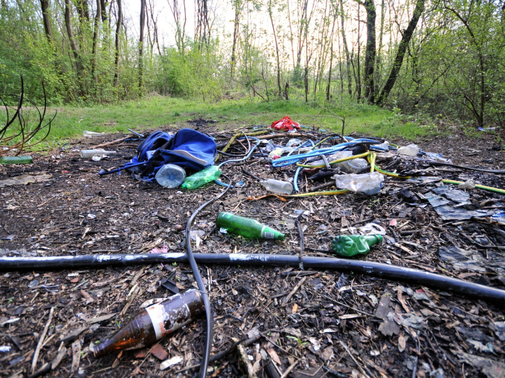 Dolina Chechła w Chrzanowie jak wielkie śmietnisko – 29.04.2015 r.