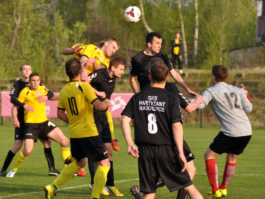Mecz III ligi MKS Trzebinia-Siersza - Partyzant Radoszyce 0-0