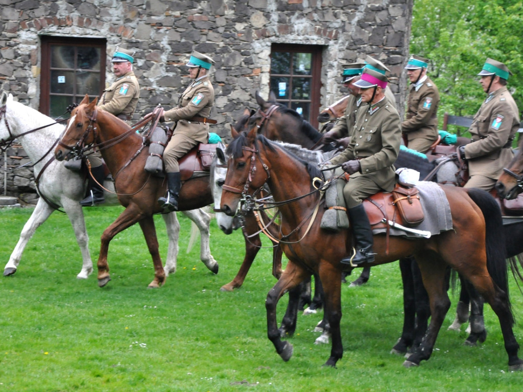 Kawaleria przy klasztorze w Alwerni 1.05.2015
