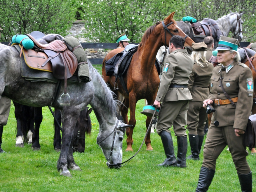 Kawaleria przy klasztorze w Alwerni 1.05.2015