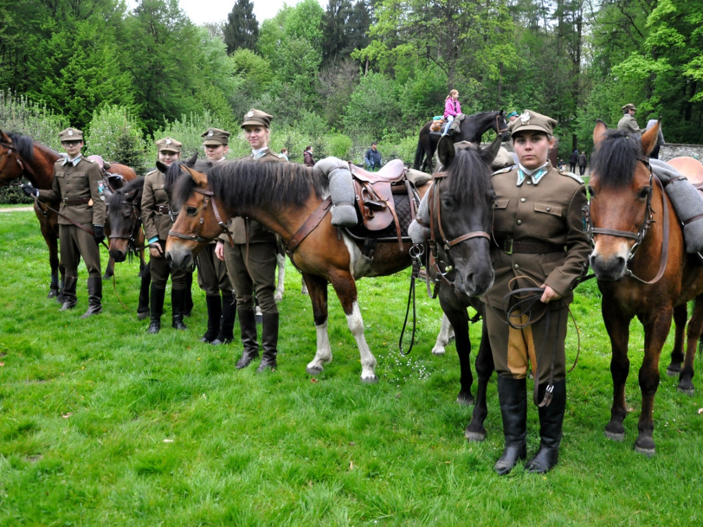 Kawaleria przy klasztorze w Alwerni 1.05.2015