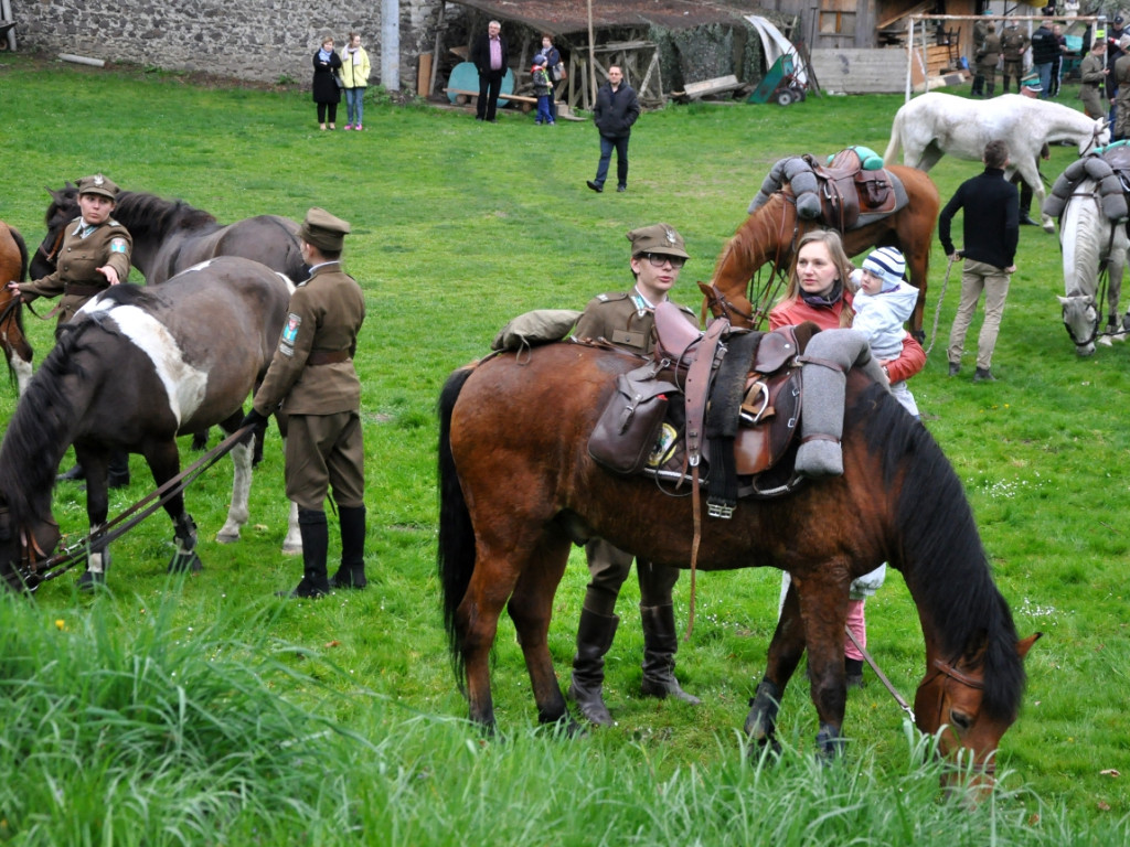 Kawaleria przy klasztorze w Alwerni 1.05.2015