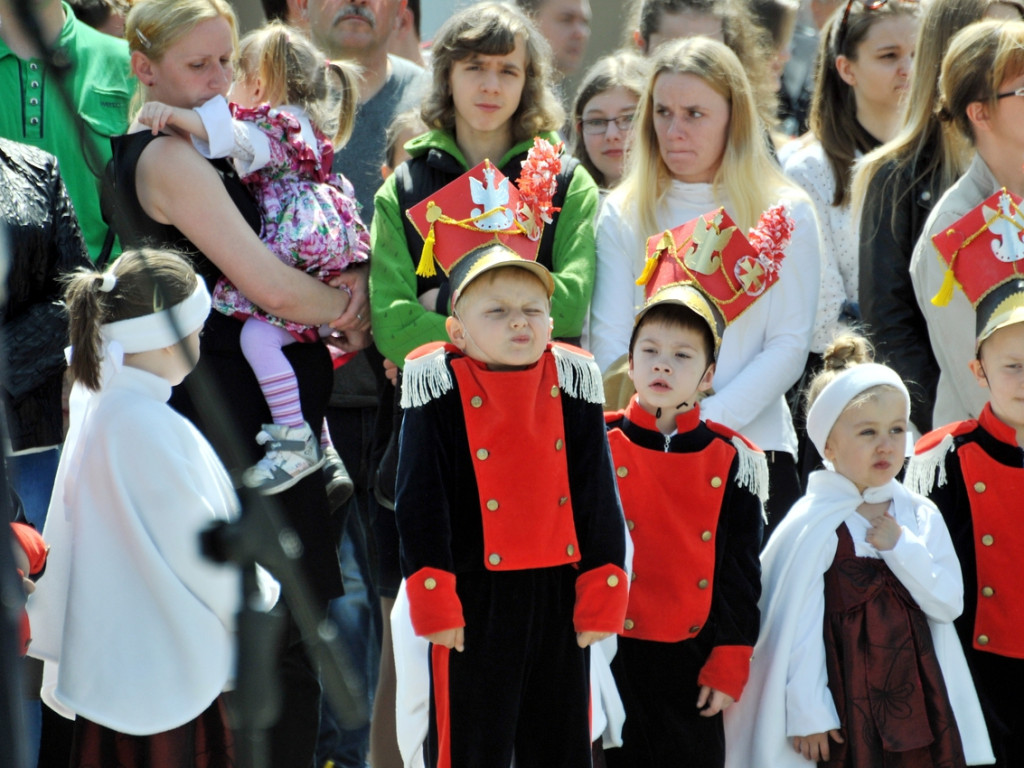 Rocznica uchwalenia Konstytucji i Dzień Strażaka na Rynku w Trzebini - 3.05.2015 r.