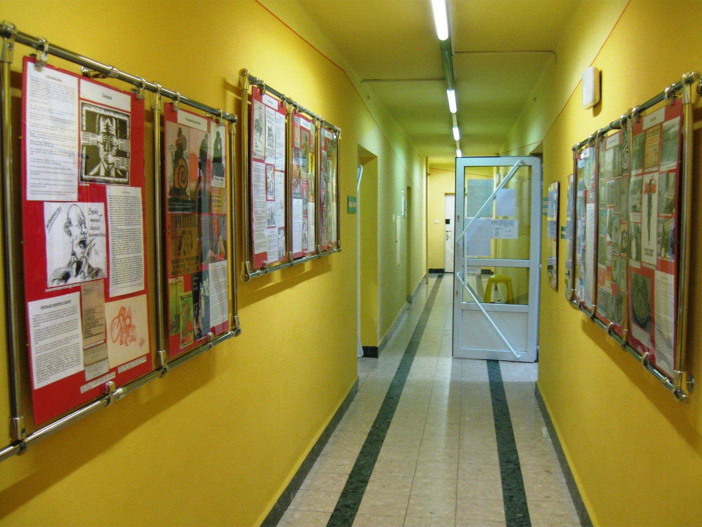Wystawa Eksperyment PRL w MBP w Trzebini - maj 2015