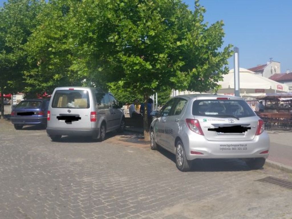 Parkowanie na chrzanowskim Rynku - 7.08.2015