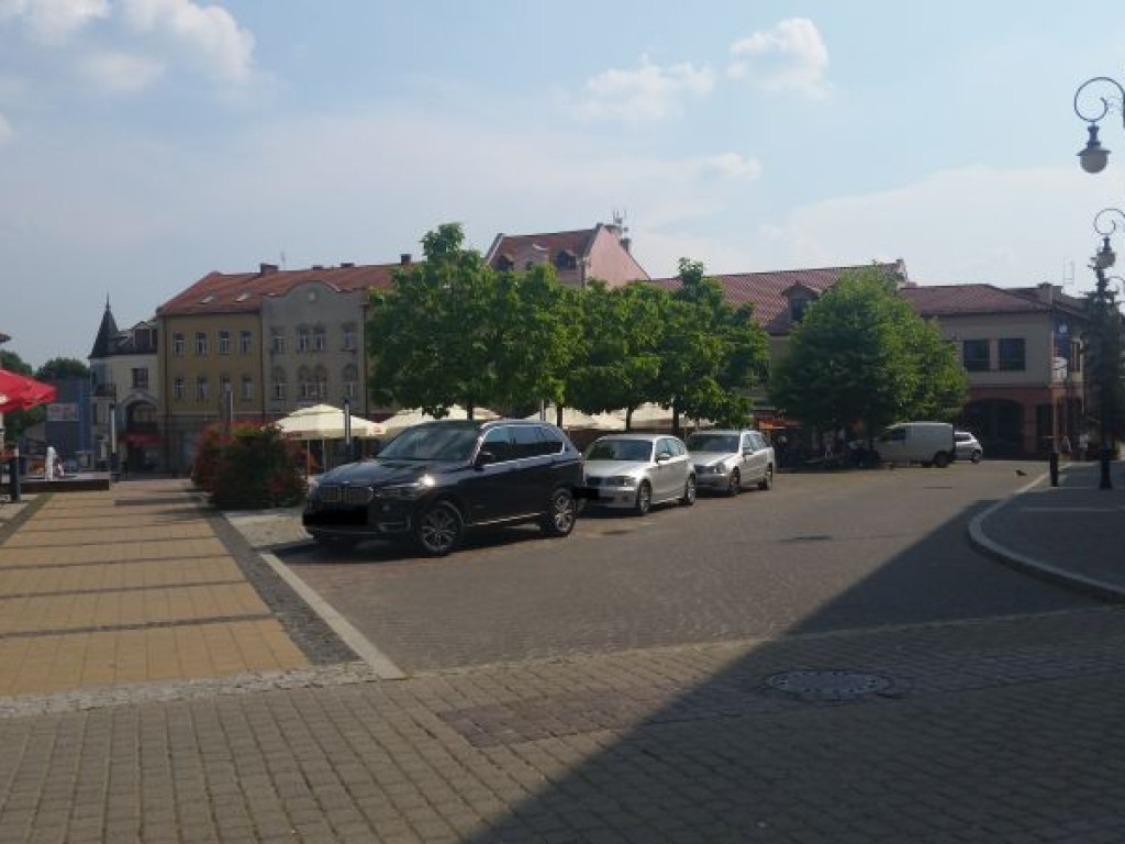 Parkowanie na chrzanowskim Rynku - 7.08.2015