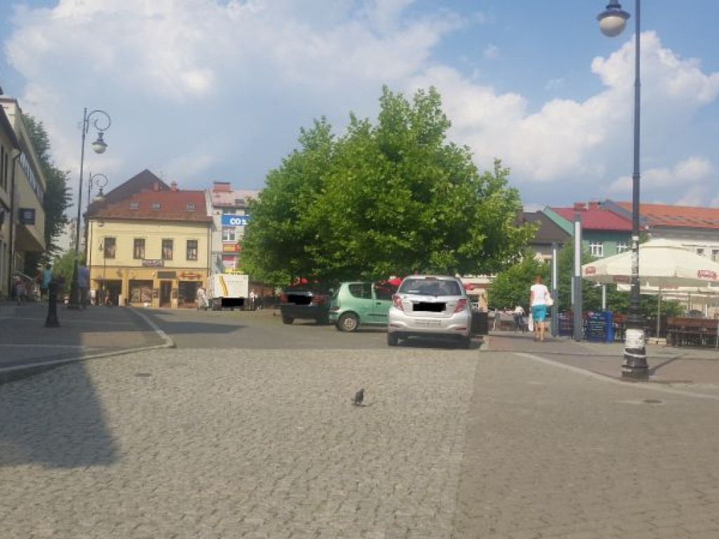 Parkowanie na chrzanowskim Rynku - 7.08.2015