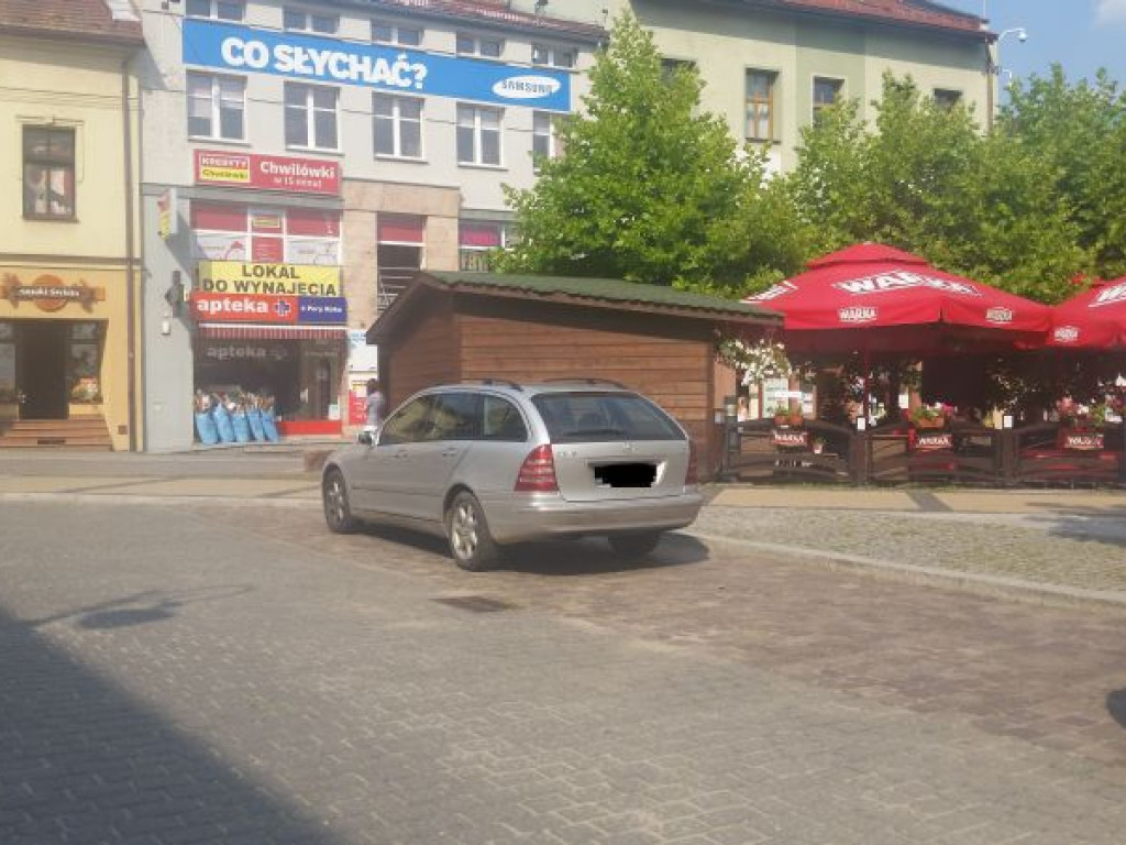 Parkowanie na chrzanowskim Rynku - 7.08.2015