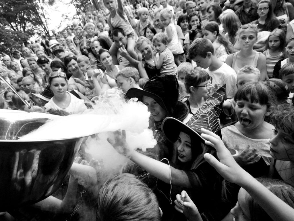 Zlot Wiedźm i Czarownic na lipowieckim zamku - 30.08.2015 r.