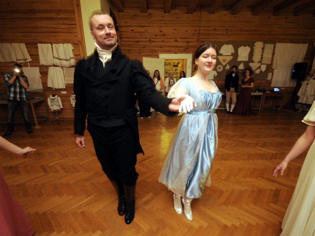 Noc Muzeów w dworze z Drogini w wygiełzowskim skansenie – 13.05.2016 r.
