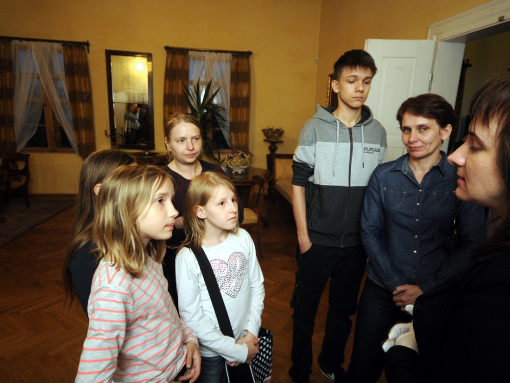Noc Muzeów w dworze z Drogini w wygiełzowskim skansenie – 13.05.2016 r.