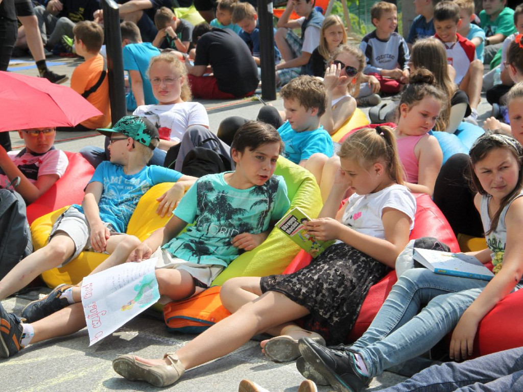 Wspólne czytanie przy MBP w Chrzanowie - 10.06.2016 r.